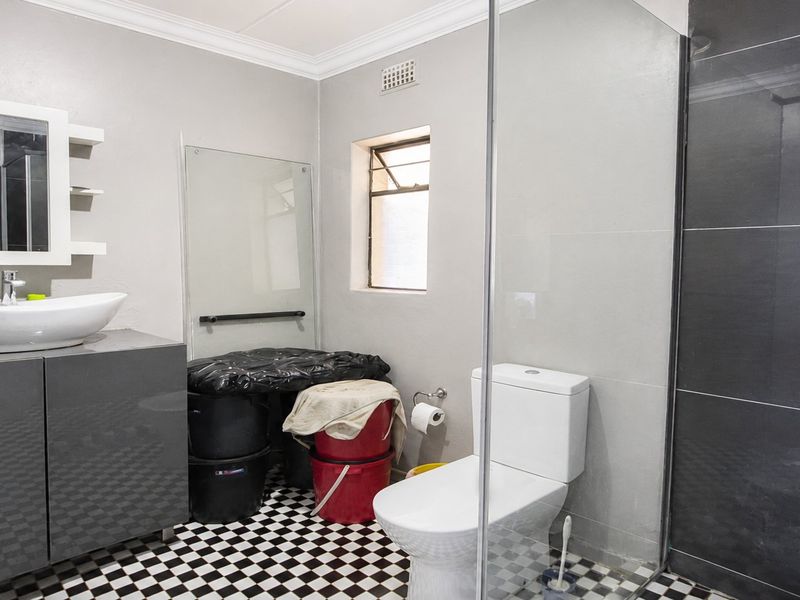 Modern Apartment Living in the Heart of Jabulani Heights, Soweto - Photo 9