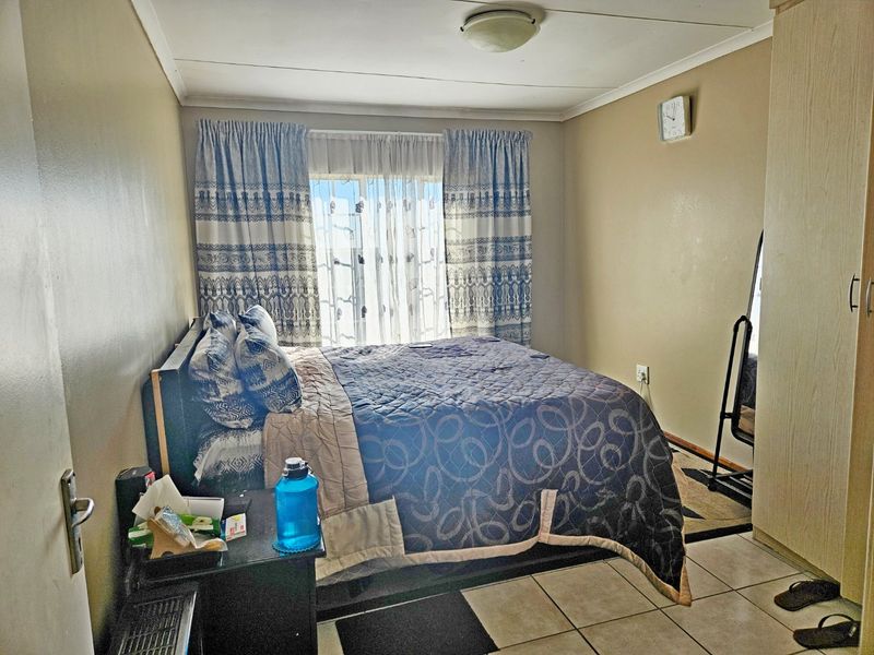 2 bedroom 2nd floor towhnouse - Photo 8