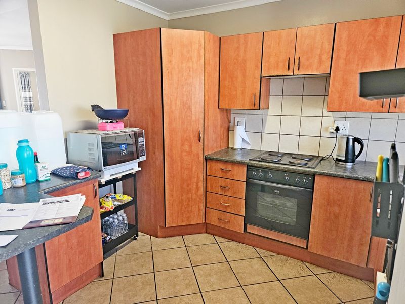 2 bedroom 2nd floor towhnouse - Photo 2