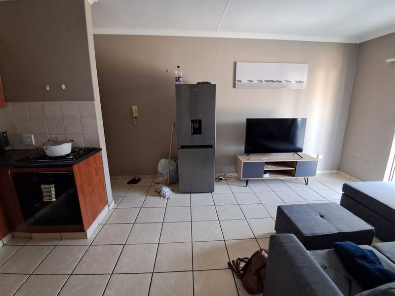 Investment opportunity or for the first-time buyer! - Photo 8