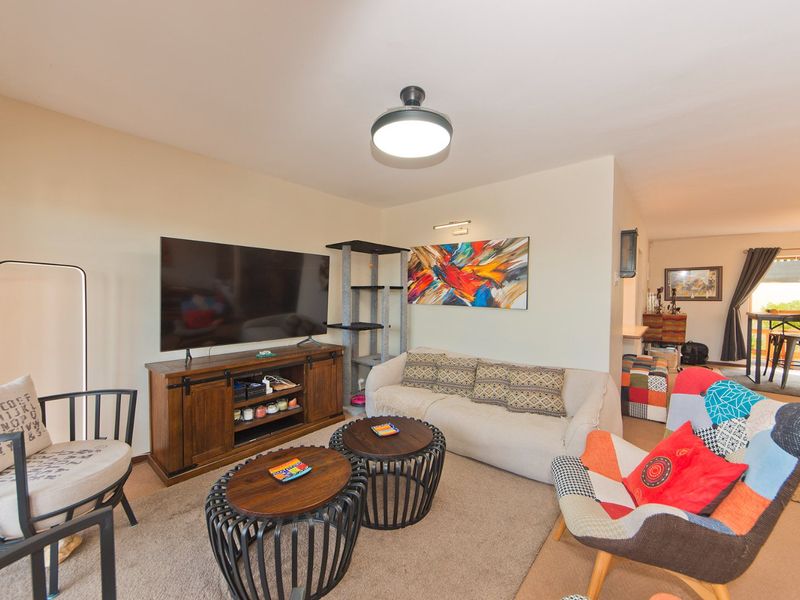Neat, inviting and ready for you to move in. - Photo 4