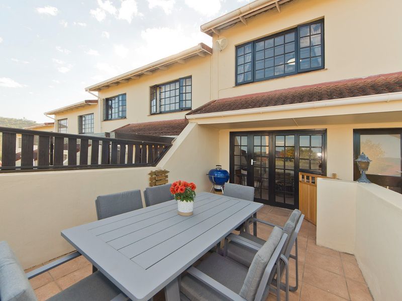 Neat, inviting and ready for you to move in. - Photo 2