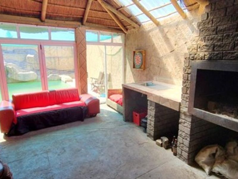 5 Bedroom  Family House in Malibu Village. - Photo 5