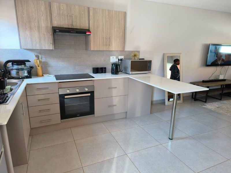 Brand New 3-Bedroom Townhouse To Rent – Theresapark, Pretoria North - Photo 3