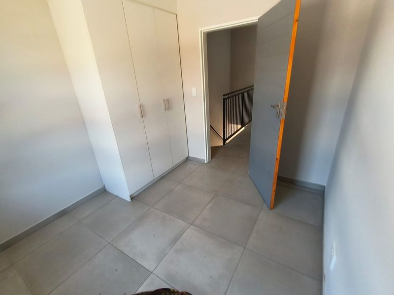 Brand New 3-Bedroom Townhouse To Rent – Theresapark, Pretoria North - Photo 8