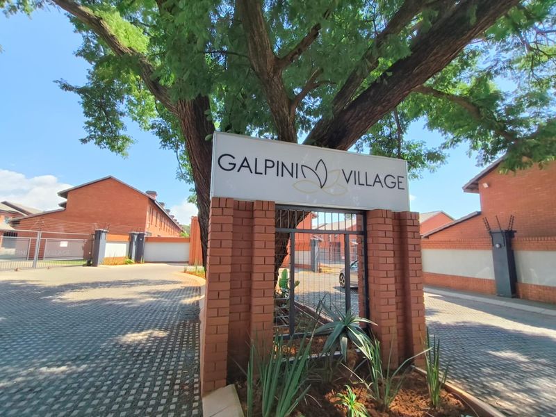 Brand New 3-Bedroom Townhouse To Rent – Theresapark, Pretoria North - Photo 1