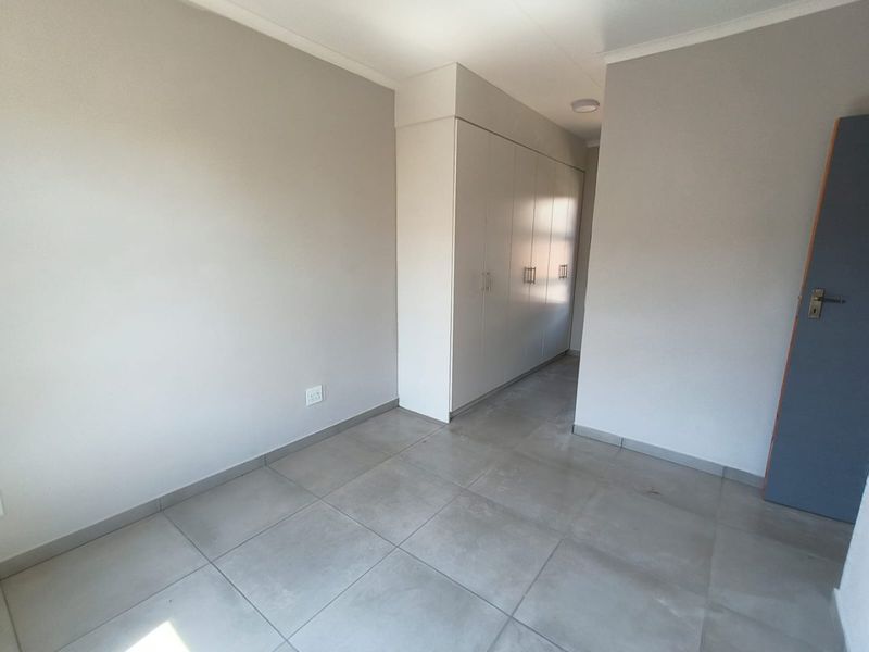 Brand New 3-Bedroom Townhouse To Rent – Theresapark, Pretoria North - Photo 6
