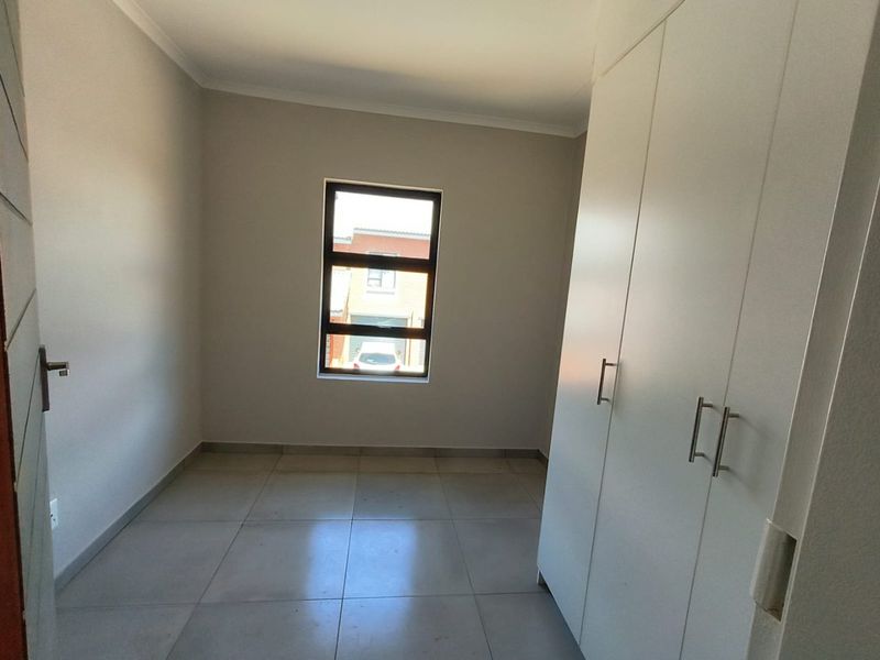 Brand New 3-Bedroom Townhouse To Rent – Theresapark, Pretoria North - Photo 4