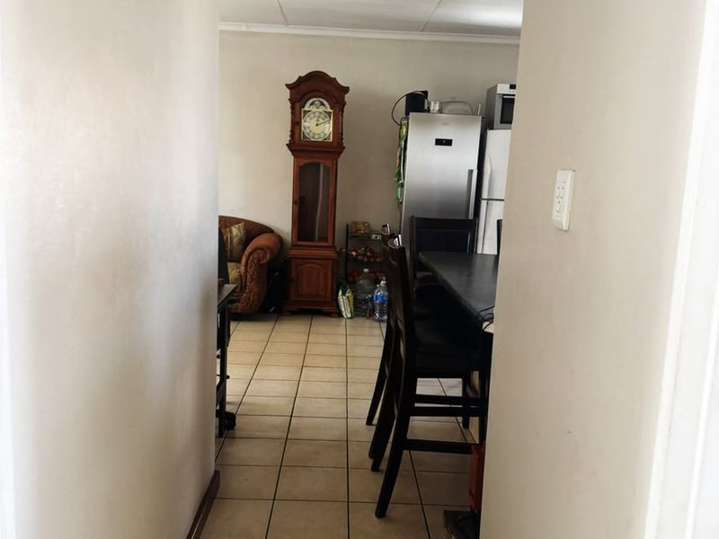 3 BEDROOM, 2 BATHROOM OPEN PLAN APARTMENT  - Photo 3