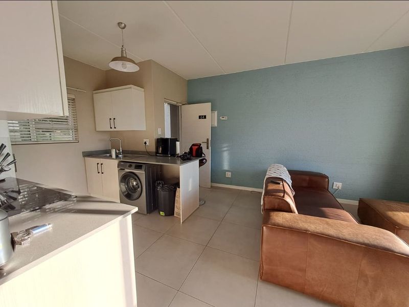 Modern 2-Bedroom Apartment with Private Garden & Beautiful Views - Photo 4