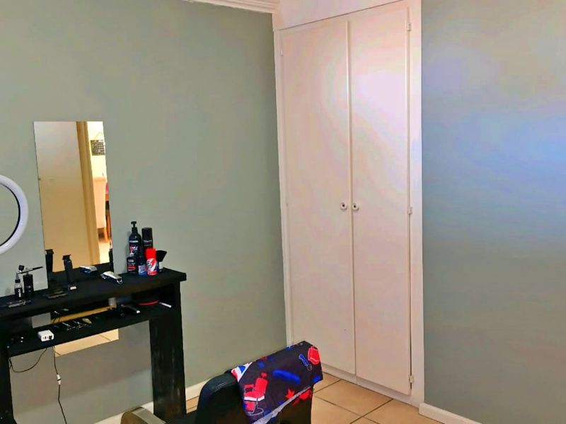 Cosy Kilner Park flat with fibre internet - Photo 7