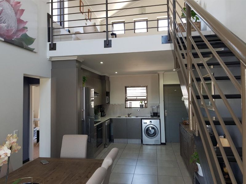Modern 2-Bedroom Loft Apartment for Sale in Sought-After Casablanca Estate, Lonehill - Photo 5