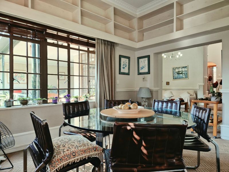 Elegant Family Townhouse Offering Space, Security and Comfort in Nieuw Muckleneuk - Photo 8