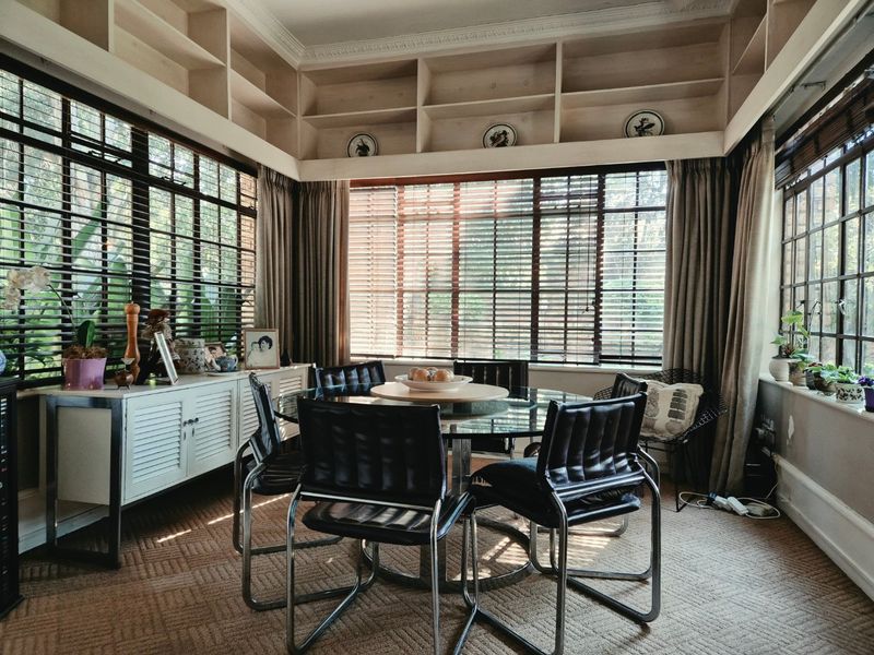Elegant Family Townhouse Offering Space, Security and Comfort in Nieuw Muckleneuk - Photo 7