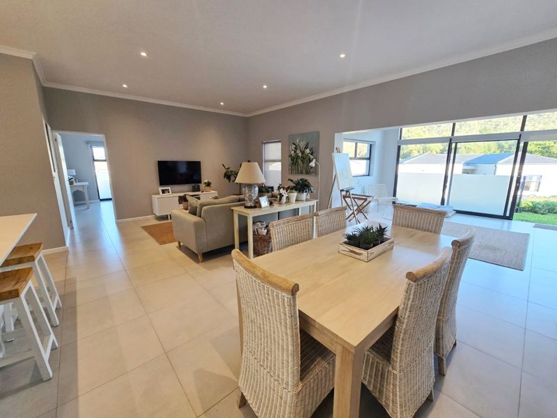 Stylish Single-Level Living in Secure Lakeview Estate with Modern Comforts and Easy Lock-Up-and-Go Convenience - Photo 2