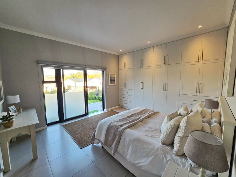 Stylish Single-Level Living in Secure Lakeview Estate with Modern Comforts and Easy Lock-Up-and-Go Convenience - Photo 9
