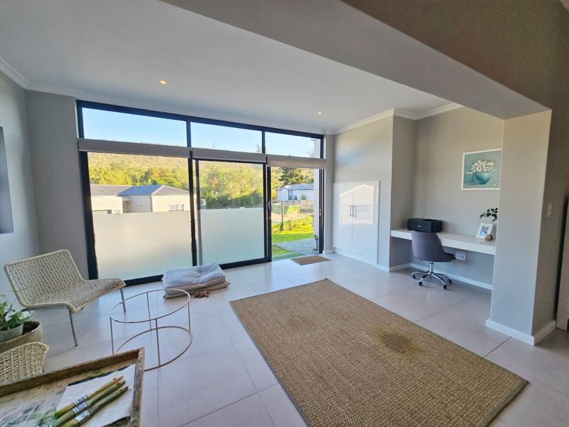 Stylish Single-Level Living in Secure Lakeview Estate with Modern Comforts and Easy Lock-Up-and-Go Convenience - Photo 6