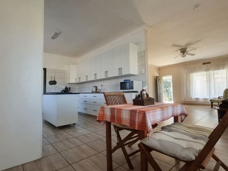 Three-Bedroom Off-Grid Home with Flat, Lapa and Dam Proximity in Oranjeville - Photo 7