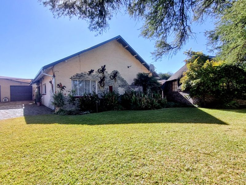 Three-Bedroom Off-Grid Home with Flat, Lapa and Dam Proximity in Oranjeville - Photo 3
