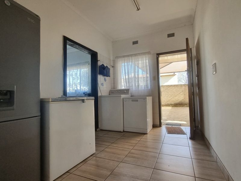 Three-Bedroom Off-Grid Home with Flat, Lapa and Dam Proximity in Oranjeville - Photo 10