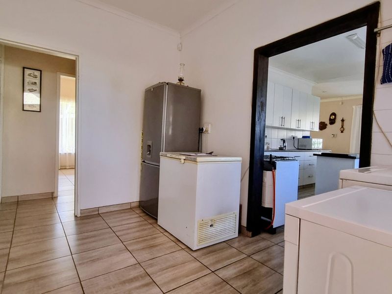 Three-Bedroom Off-Grid Home with Flat, Lapa and Dam Proximity in Oranjeville - Photo 9