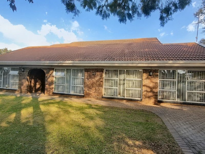 Where Space, Comfort & Family Living Meet - Photo 4