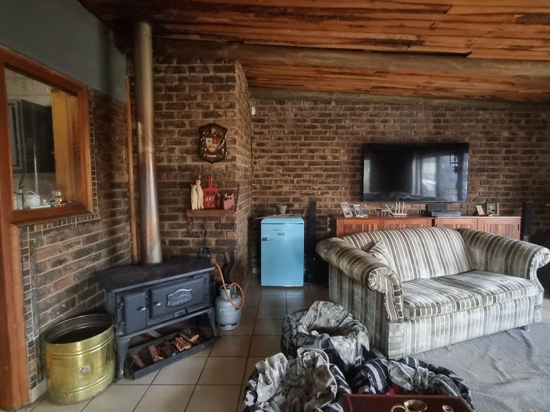 Where Space, Comfort & Family Living Meet - Photo 8