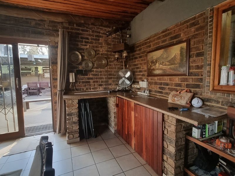 Where Space, Comfort & Family Living Meet - Photo 9