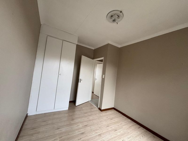 Bright Northgate flat with open plan living - Photo 5