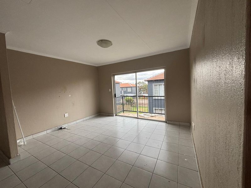 Bright Northgate flat with open plan living - Photo 2