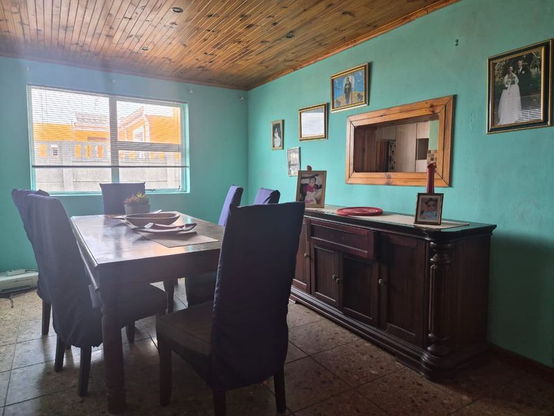 Family Home with Flatlet - Photo 3