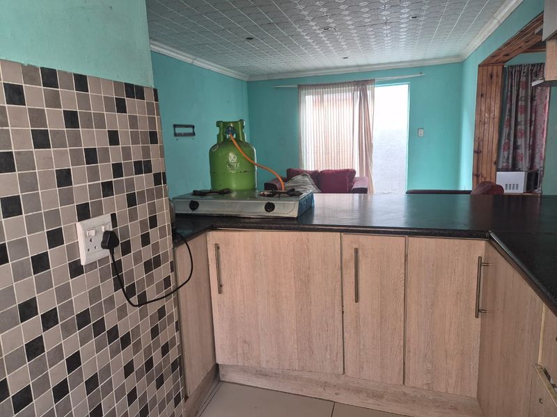 Family Home with Flatlet - Photo 8