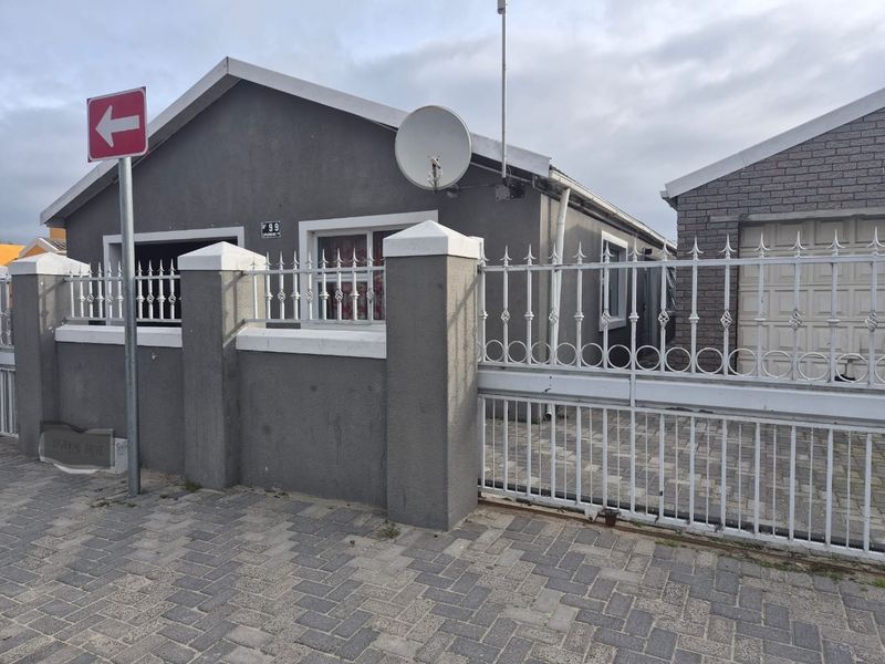 Family Home with Flatlet - Photo 1