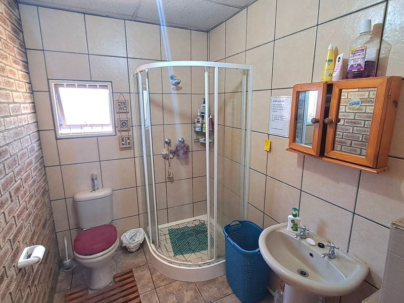 Investment Home near UFS, Universitas, Bloemfontein - Photo 10
