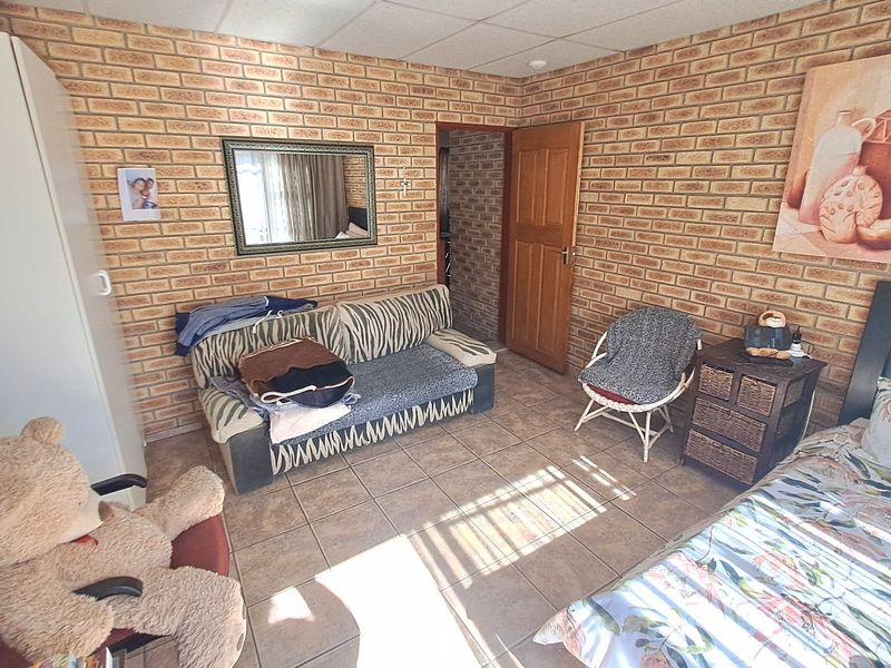 Investment Home near UFS, Universitas, Bloemfontein - Photo 8