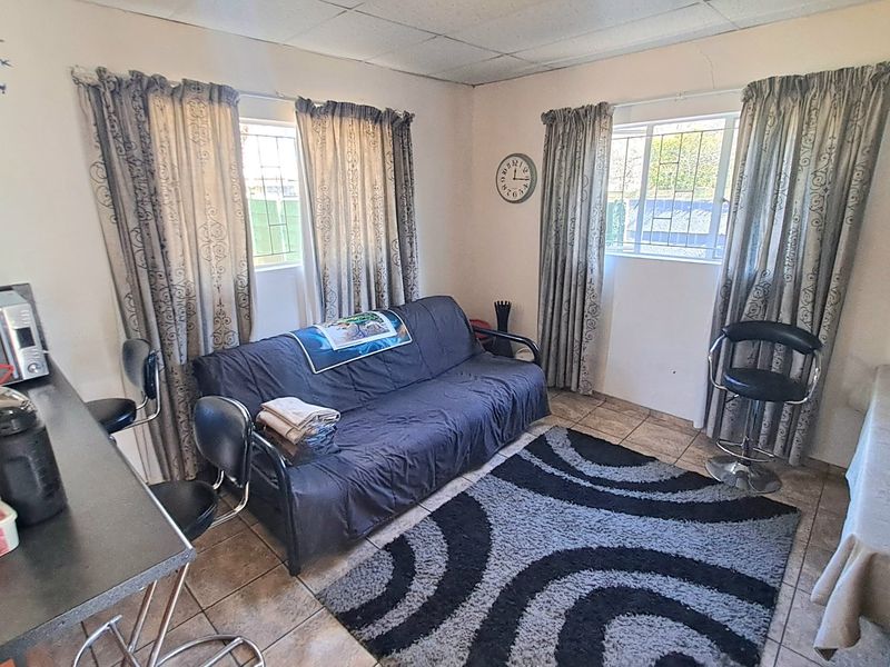 Investment Home near UFS, Universitas, Bloemfontein - Photo 6