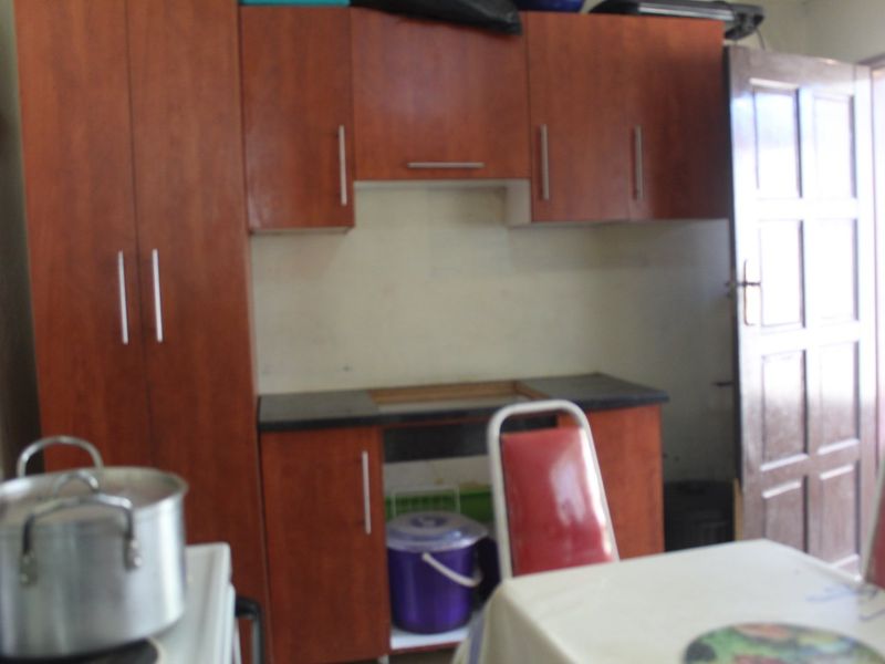 2  Bedroom House with 3 Outside Rooms - Photo 9