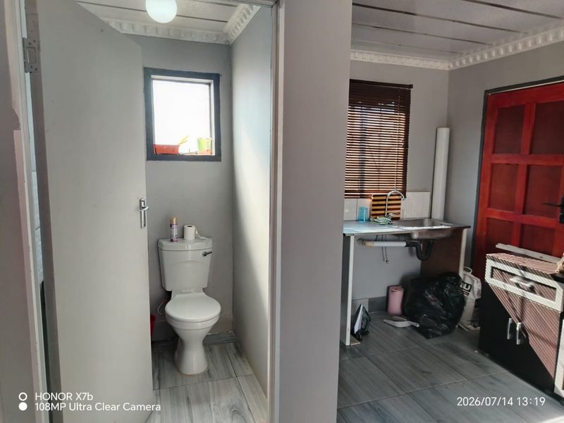 Renovated Family home for sale walking distance to Grassland Primary school  - Photo 3