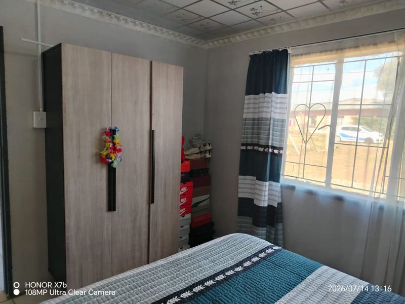 Renovated Family home for sale walking distance to Grassland Primary school  - Photo 6