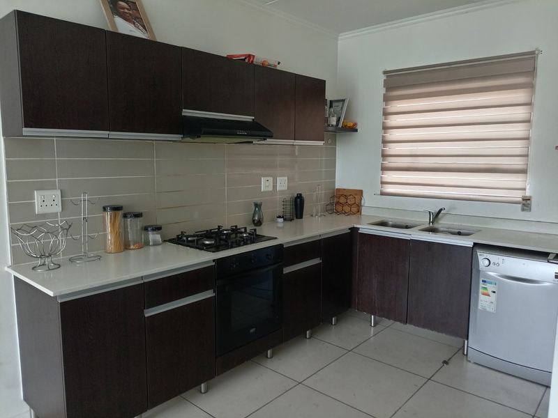 2-Bed, 2-Bath Investment Gem Opposite Dainfern Square - Photo 3