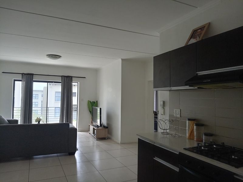 2-Bed, 2-Bath Investment Gem Opposite Dainfern Square - Photo 2