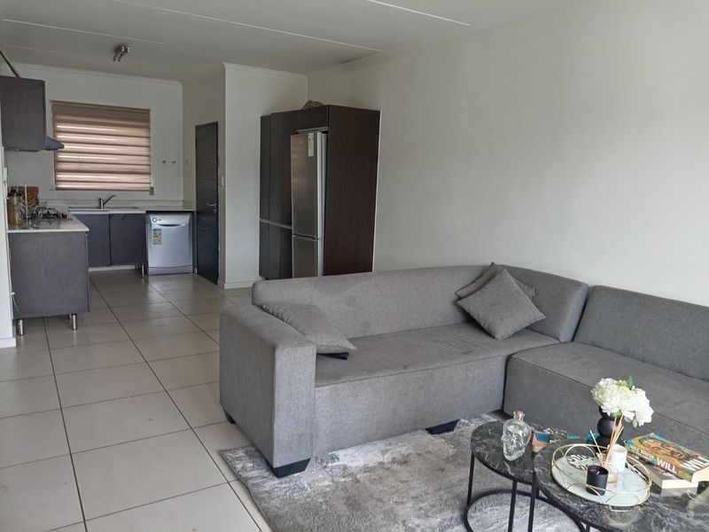 2-Bed, 2-Bath Investment Gem Opposite Dainfern Square - Photo 10