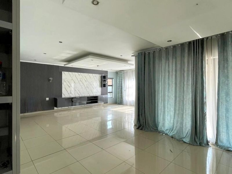 Modern Comfort @ The Oval - Photo 5