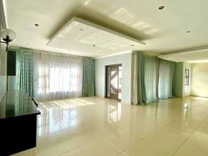  Modern Comfort @ The Oval - Photo 3