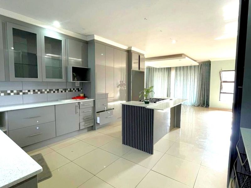  Modern Comfort @ The Oval - Photo 2