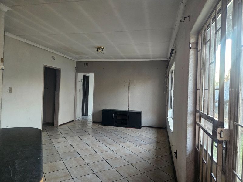 3 Bed, 2 bath fixer for sale - Photo 10