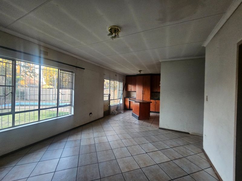 3 Bed, 2 bath fixer for sale - Photo 9