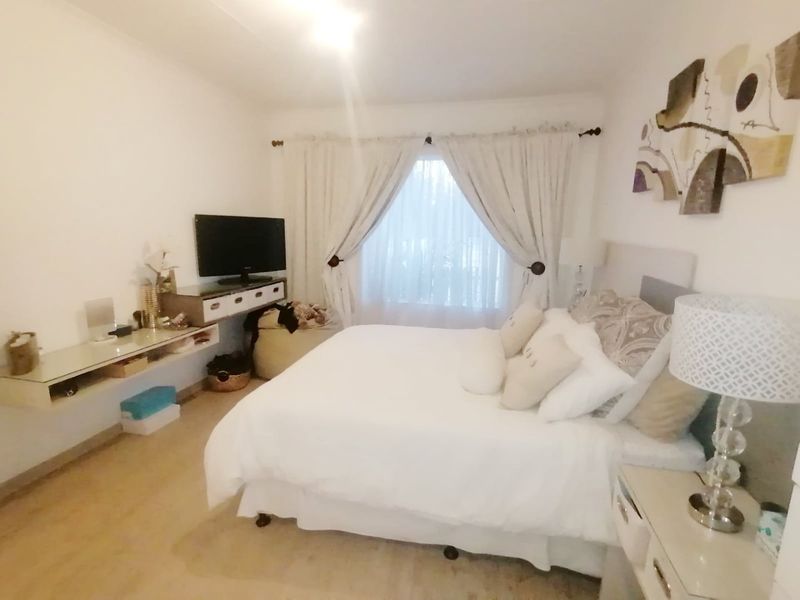 3 Bedroom Simplex For Sale - Photo 10