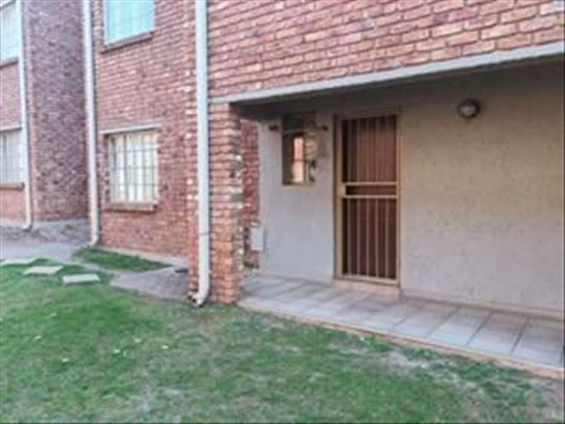 Cozy Two-Bedroom Home Perfect for First-Time Buyers - Photo 3