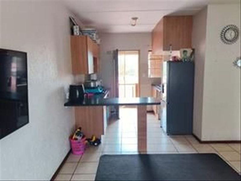 Cozy Two-Bedroom Home Perfect for First-Time Buyers - Photo 1